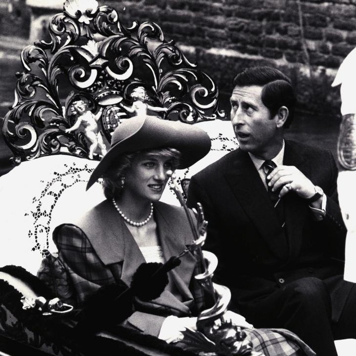Keluarga Kerajaan Inggris tak pernah lepas dari sorotan publik, begitu juga tentang kisah cinta Pangeran Charles dan Putri Diana. Pasangan ini menikah di Katedral Santo Paulus di London, Inggris, pada 29 Juli 1981. (Foto: Dok. Reuters)