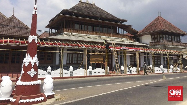 Jaka Rumantaka akan meminta perlindungan hukum pada Mabes Polri pada eksekusi lahan di Cigugur, Kuningan, berikutnya. Ia pernah dua kali 'kalah'.