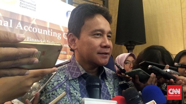 Melalui ponsel, probabilitas pengguna untuk menjangkau akses fasilitas lembaga keuangan, seperti perbankan, semakin terbuka lebar.
