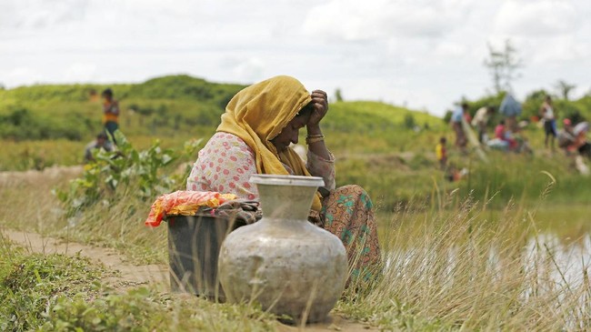 FOTO: Ribuan Rohingya Mengungsi ke Bangladesh