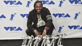 Kompilasi Momen Berkesan di MTV VMA 2017