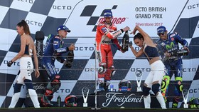 FOTO: Drama di Start ke-300 Valentino Rossi
