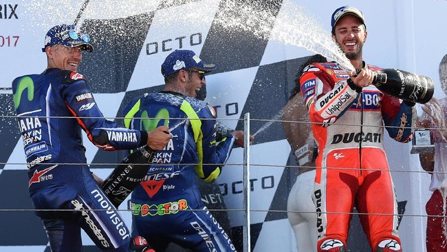 FOTO: Drama di Start ke-300 Valentino Rossi