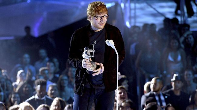Ed Sheeran membawa istrinya, Cherry Seaborn ke Jakarta 3 Mei mendatang. Seaborn baru saja membuat kejutan saat Sheeran tampil di Bangkok, Minggu (28/4).