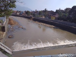 Diduga Dibunuh, Jasad Bocah 13 Tahun Terdampar di Sungai Cimanuk