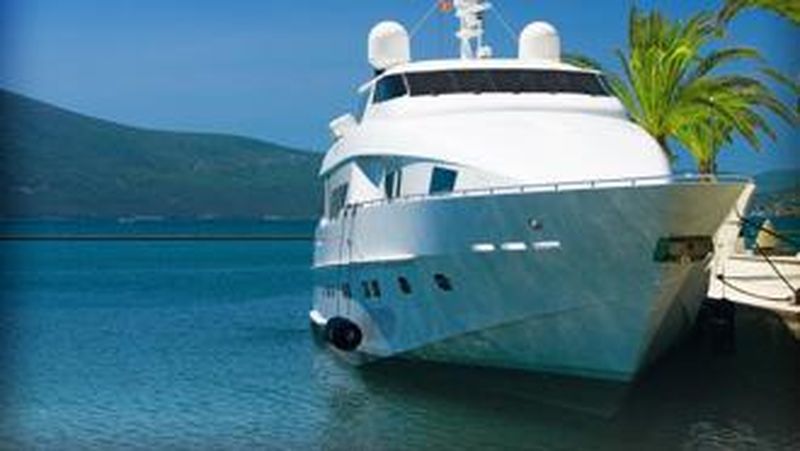 Puluhan kapal yacht peserta Wonderful Sail 2 Indonesia 2017 tiba di Pantai Namrole, Ende, Nusa Tenggara Timur.
