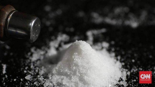 Asupan garam yang tinggi berkontribusi pada tekanan darah tinggi. Ikuti cara mengendalikan asupan garam agar tubuh lebih sehat.