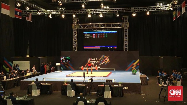 Angkat besi akhirnya sukses menyumbang medali emas untuk Indonesia di SEA Games 2017. Deni sukses mengalahkan dua pesaing terberat dari Thailand dan Vietnam.