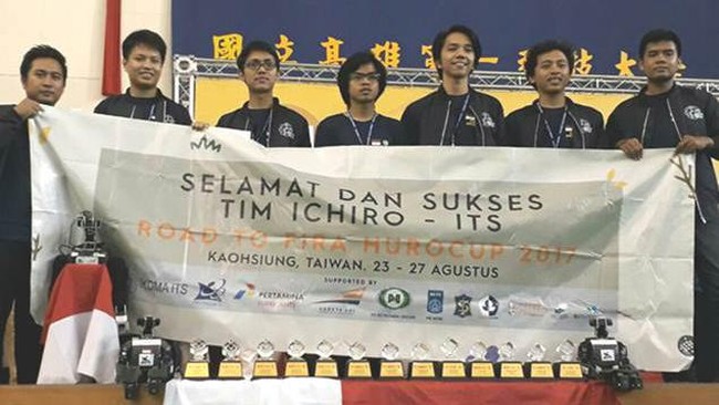 Tim ITS meraih gelar juara umum dalam Federation of International Robotsoccer Association-Humanoid Robot Cup (FIRA Hurocup) 2017 di Taiwan.