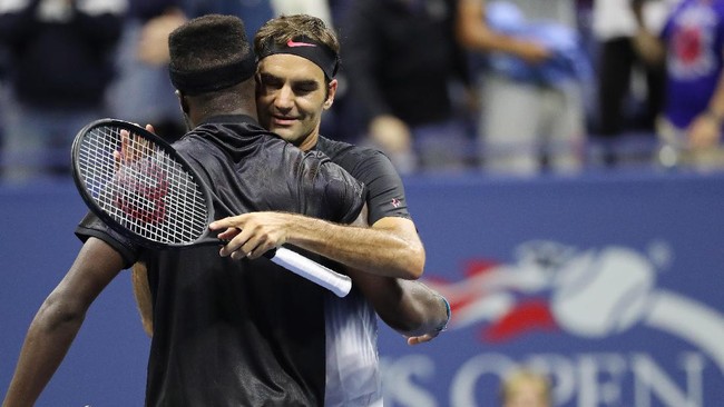 Roger Federer harus menjalani pertandingan 2 jam dan 37 menit melawan Frances Tiafoe sebelum meraih kemenangan lima set atas petenis 19 tahun tersebut.