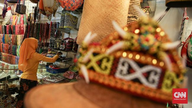 Berwisata ke Pontianak tentu tak lengkap jika belum membeli oleh-oleh khas daerah tersebut. Berikut rekomendasi oleh-oleh khas Pontianak.