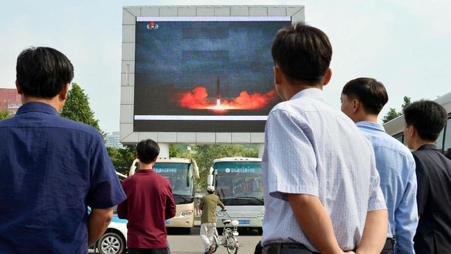 Pemerintah Peru memutuskan untuk mengusir duta besar Korut karena pemerintahan Kim Jong-un kembali menguji coba nuklir untuk keenam kalinya, pekan lalu.