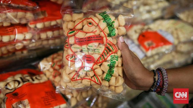 Bingke, olahan lidah buaya, hingga kuku macan adalah beberapa jenis buah tangan atau oleh-oleh khas dari Pontianak.