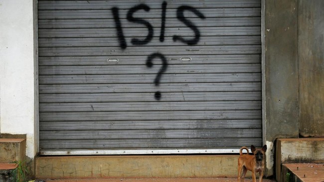 Tim Densus 88 menangkap seorang terduga teroris yang berniat untuk bergabung dengan kelompok ISIS di Marawi, Provinsi Lanao del Sur, Filipina.