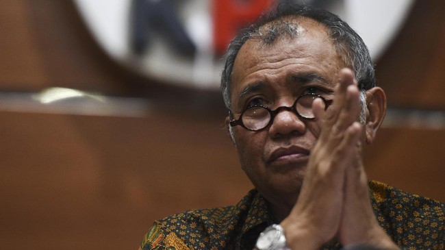 Komisi Pemberantasan Korupsi (KPK) tak ambil pusing dengan tindakan sekelompok pihak yang melaporkan Ketua KPK, Agus Rahardjo ke Kejaksaan Agung.