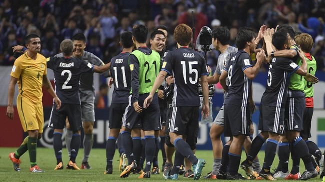 Jepang pastikan satu tempat di putaran final Piala Dunia 2018 menyusul Rusia, Brasil, dan Iran. Tim Samurai Biru catatkan penampilan keenam di Piala Dunia.