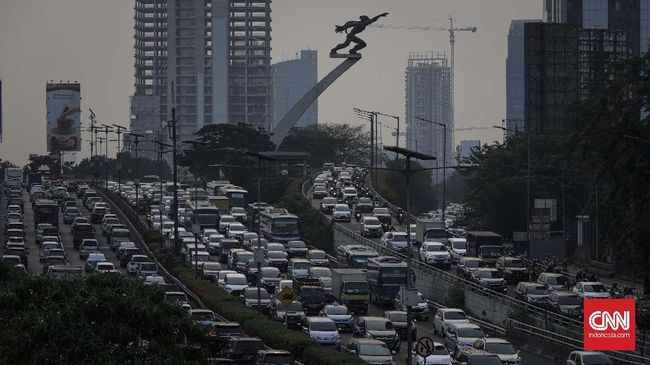 Dampak Instruksi Anies, Daerah 'Kebanjiran' Mobil Tua Jakarta Pedagang memperkirakan pembatasan usia mobil lebih 10 tahun beredar di Jakarta bakal mengubah pola bisnis mobil bekas.