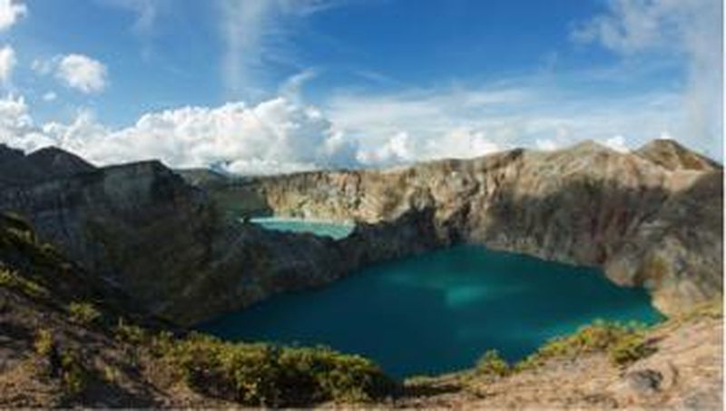 Peserta Wonderful Sail Indonesia 2017 dari berbagai negara berkumpul di Balai Kecamatan Maurole, Ende, Nusa Tenggara Timur.
