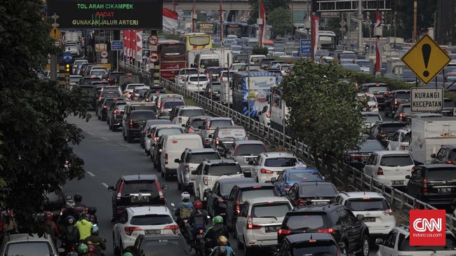 PT Jasa Marga (Persero) Tbk menaikkan tarif di lima ruas jalan tol yang dikelolanya berkisar antara Rp500 - Rp1500 untuk setiap golongan.