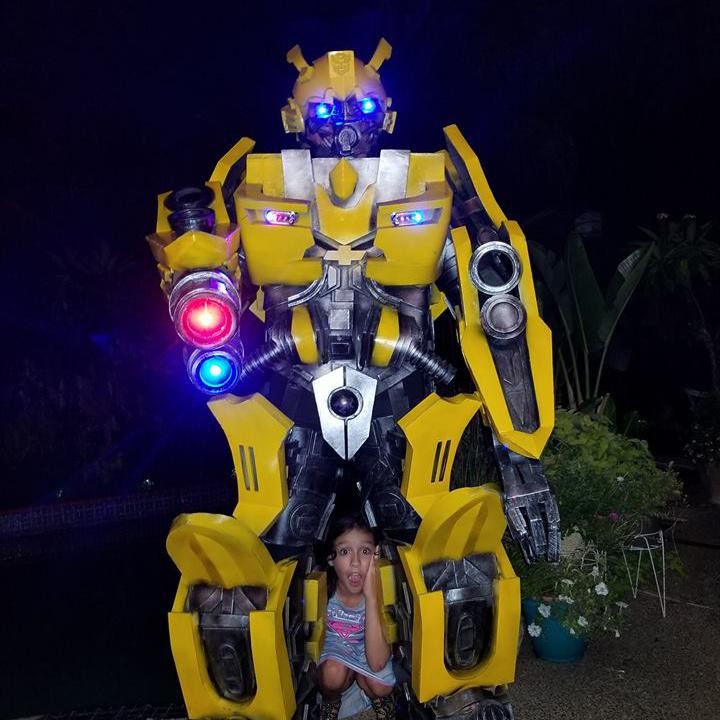 <p>Cole mempunyai berbagai kostum superhero yang ia beli dengan uangnya sendiri. (Facebook: Heroes & Cops Against Childhood Cancer)</p>