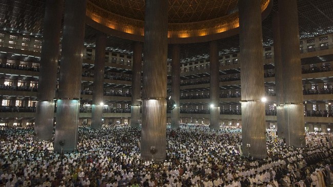 Indonesia adalah negara beragama yang majemuk. Perbedaan seharusnya tidak dijadikan masalah yang memecah-belah persatuan bernegara.