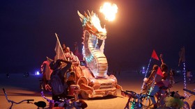 FOTO: Ekspresi 'Radikal' Seni di Burning Man Festival
