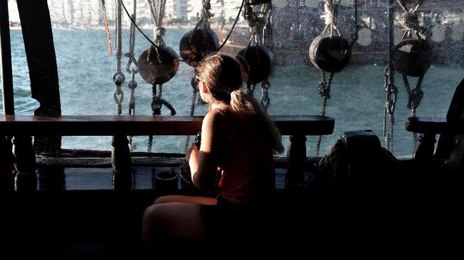 FOTO: Menikmati Teluk Thermaikos dari Atas Kapal Arabella