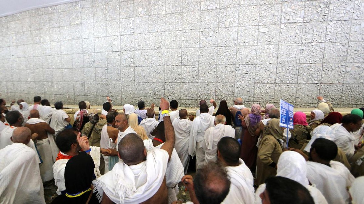 FOTO: Ritual Lempar Jumrah Berjalan Aman