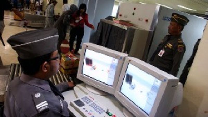 Perkembangan peningkatan Bandara Silangit, Sumatera Utara untuk melayani rute internasional.