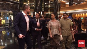Dian Sastro, dan Sederet Artis Hadiri Resepsi Raisa-Hamish