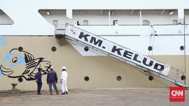 KM Kelud milik Pelni yang melayani rute Jakarta-Medan via Batam  (CNN Indonesia/Tri Wahyuni).