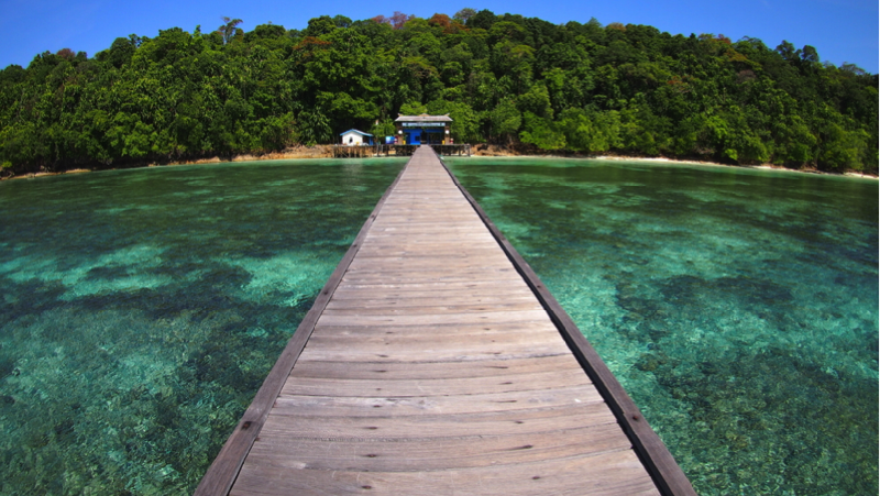 Giliran Pulau Derawan yang kini dikunjungi oleh peserta Sail Indonesia 2017.