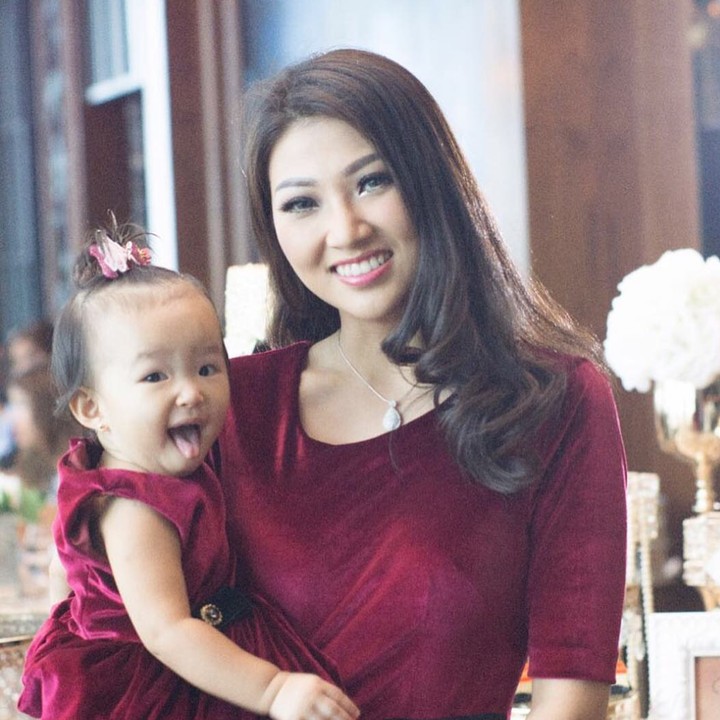<p>Berpose melet, Thalia makin menggemaskan.  (Foto: Instagram @thaliaputrionsu)</p>