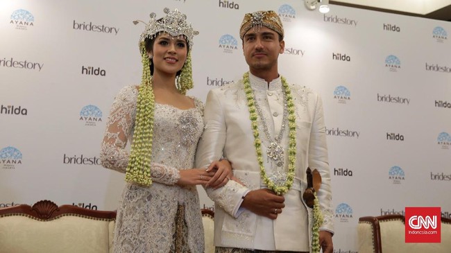 Setelah tagar Hari Patah Hati Nasional pada pesta pertunangan Raisa-Hamish, Mei lalu, netizen kembali mengunggah tagar Hari Patah Hati Nasional Jilid 2.