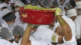 FOTO: Meksiko Pecahkan Rekor Dunia dengan 3 Ton Guacamole Sekitar 600 murid sekolah memasak dan 400 warga Buenos Aires membuat 3 ton guacamole untuk memecahkan rekor dunia.