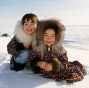 Intip 4 Pola Makan Unik Orang Eskimo di Kutub Utara yang Bisa Bantu Mereka Jaga Tubuh Agar Tetap Hangat