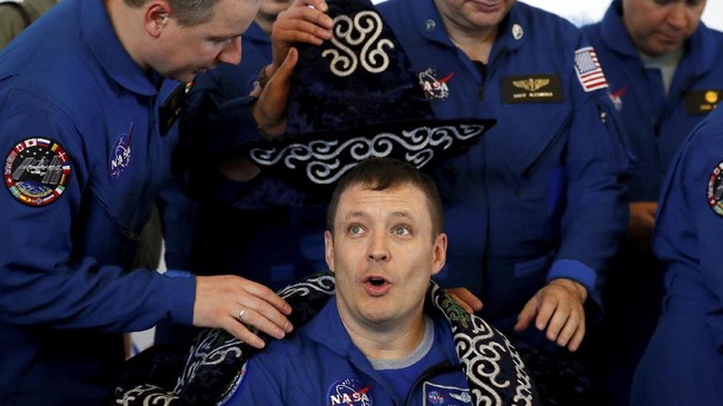 FOTO: Momen Haru Tiga Astronaut 'Mudik' ke Bumi