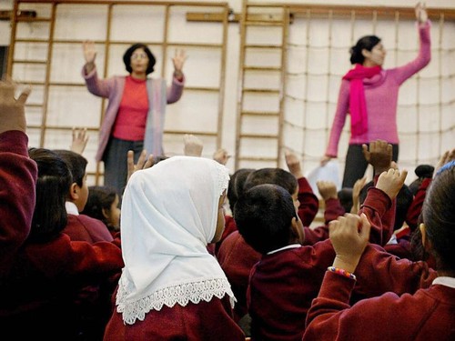 Ratusan SD di Inggris Akan Siapkan Hijab untuk Seragam Sekolah Ratusan SD di Inggris Akan Siapkan Hijab untuk Seragam Sekolah