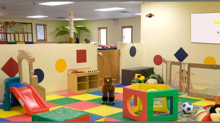 Beberapa sekolah telah menerapkan metode montessori dalam kegiatan belajar mengajar.