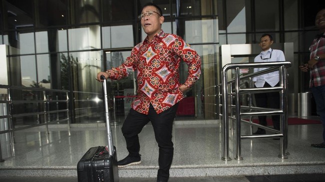 Pansus dan KPK dinilai seperti anak kecil. Terlibat perseteruan, keduanya melontarkan ancaman. Dari mulai obstruction of justice hingga memanggil ke DPR.