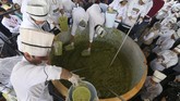 FOTO: Meksiko Pecahkan Rekor Dunia dengan 3 Ton Guacamole Sekitar 600 murid sekolah memasak dan 400 warga Buenos Aires membuat 3 ton guacamole untuk memecahkan rekor dunia.