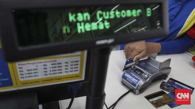 Apabila dilakukan secara manual, yaitu dengan mencatat nomor kartu, maka kasir membutuhkan setidaknya 15 detik per transaksi kartu di meja kasir.