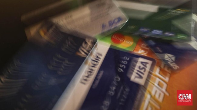 BI Perpanjang Keringanan Bayar Tagihan Kartu Kredit hingga Akhir 2025 Pemegang kartu kredit hanya perlu membayar minimal 5 persen dari total tagihan dan denda keterlambatan bayar maksimal 1 persen dari total tagihan.