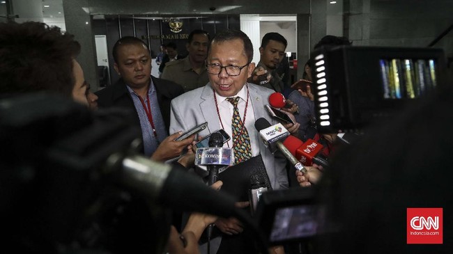 Komisi III DPR jelaskan alasan pihaknya pernah tak pilih dua calon pimpinan KPK yang kini diusulkan Jokowi menggantikan Lili Pintauli.