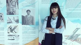 Pevoli Sabina Altynbekova Kini Punya Merek Busana
