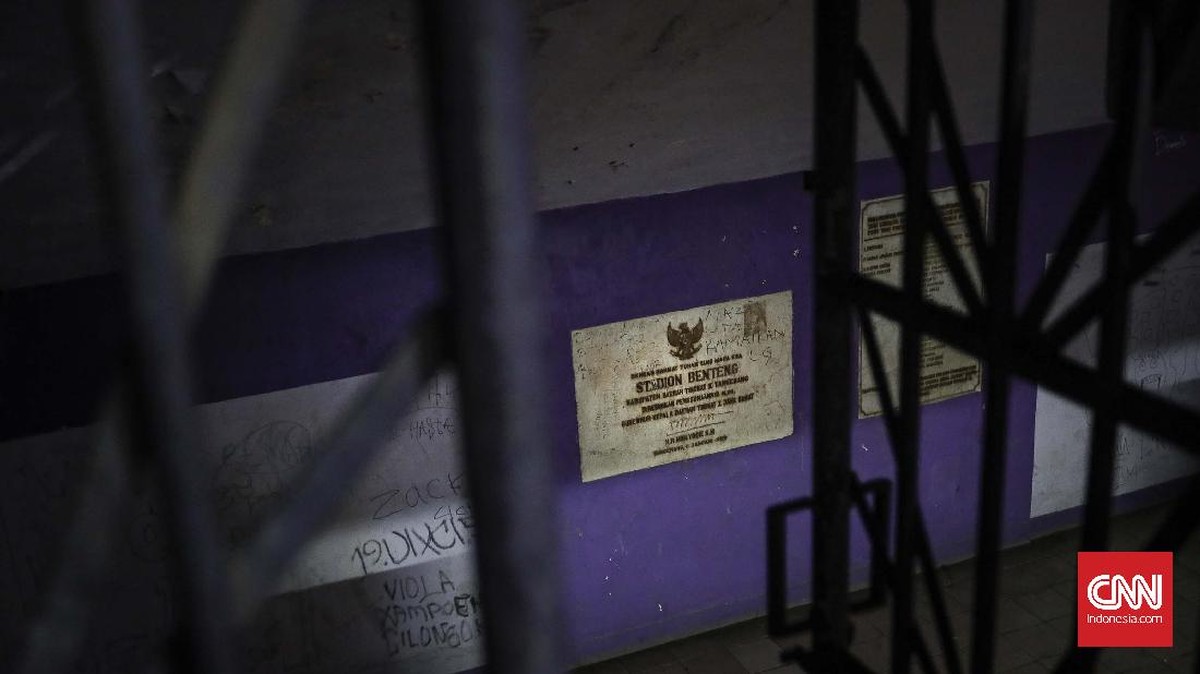 FOTO: Sisa Kejayaan Stadion Benteng