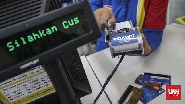 Bank Indonesia (BI) akan menindak tegas para toko yang masih memungut biaya transaksi ke nasabah yang menggunakan mesin EDC.