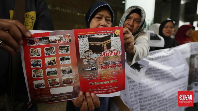 Abu Tours dilaporkan atas tudingan penipuan oleh 300 jemaah umrah. Namun, mereka mengaku tak tertipu dengan harga murah dan perizinan.