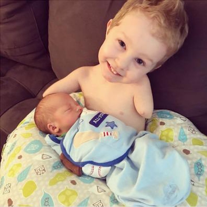 Namun ternyata Camden adalah anak yang menakjubkan! Foto: Instagram/katiewhiddon