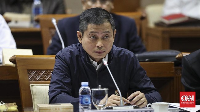 Menteri ESDM Ignasius Jonan menegaskan ditingkatkanya status Gunung Agung dari waspada menjadi awas akan ditandai dengan dukungan dari pusat dan provinsi.